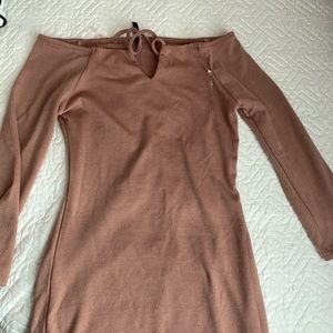 DRESS off the shoulders